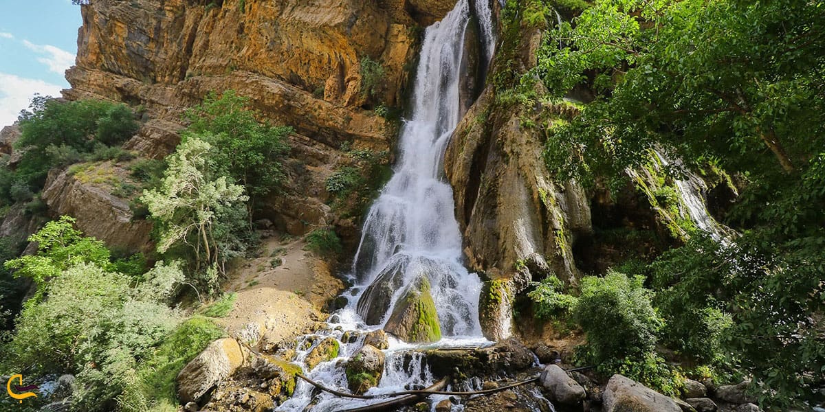 عکس آبشار آب سفید