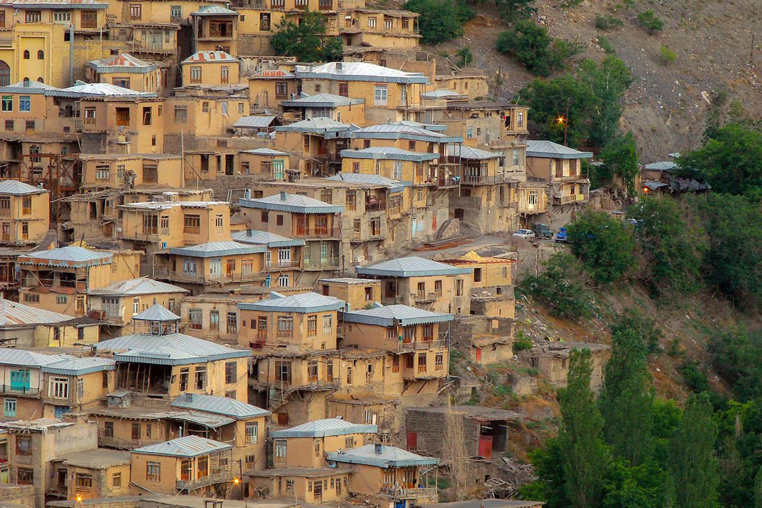 روستای عنبران مشهد | کعبه‌آمال شکم‌گردها | ره بال آسمان