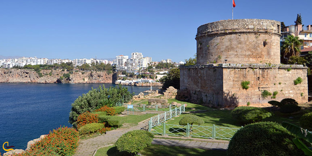 عکس برج باستانی هیدیرلیک