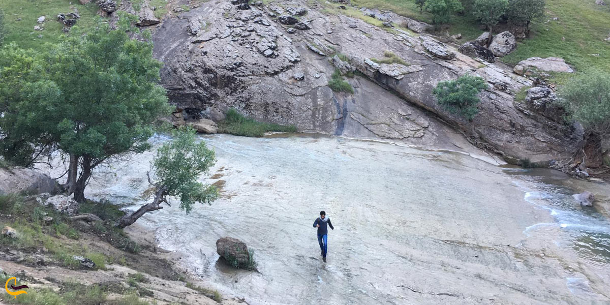 تصویری از دره پیازه