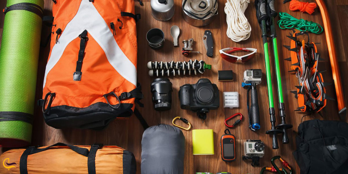 تصویری از وسایل ضروری سفر به آبشار لوه