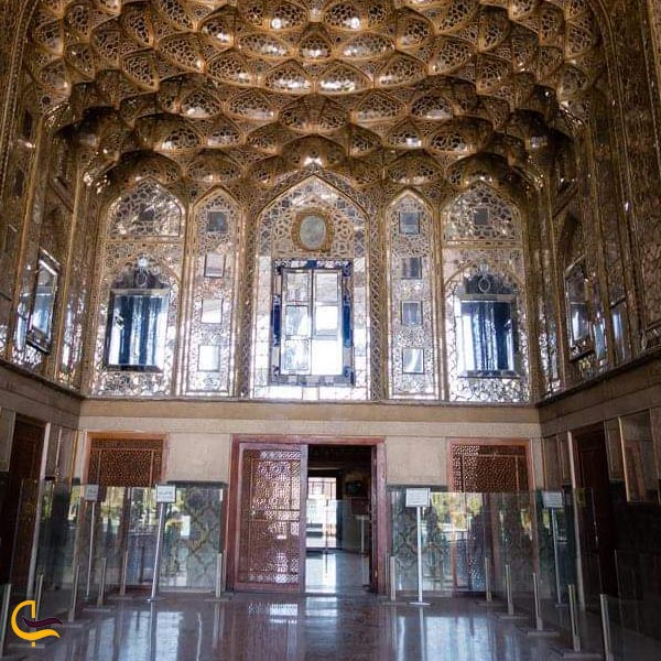 تصویری از موزه کاخ چهل ستون اصفهان