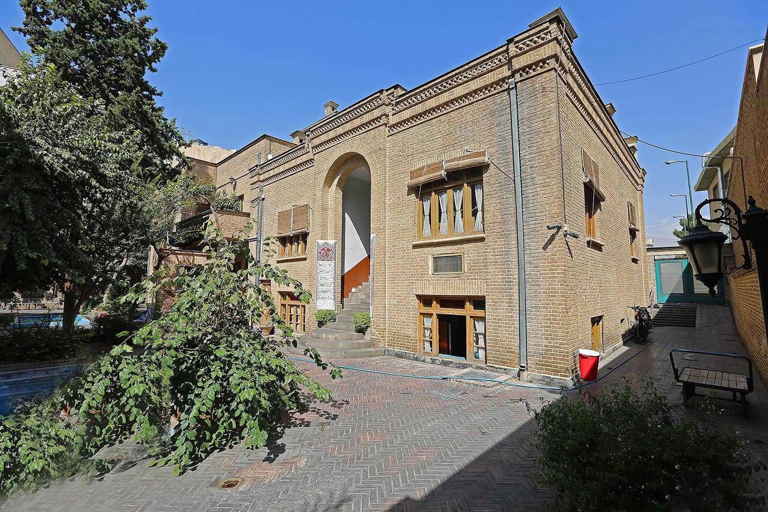عکس خانه موزه دکتر معین تهران