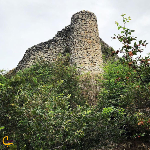 تصویری از قلعه تاریخی مارکوه