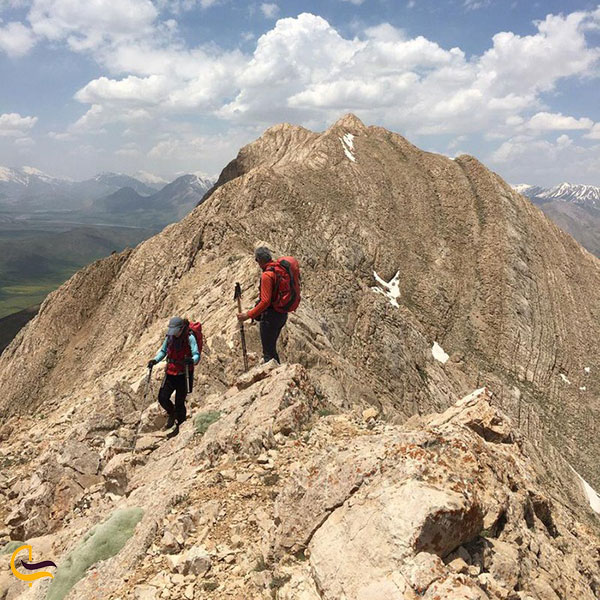 عکس کوه‌نوردی در تپه‌ها اطراف دشت لار