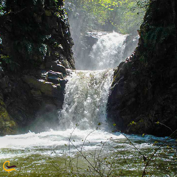 عکس آبشار دوقلو گشت رودخان
