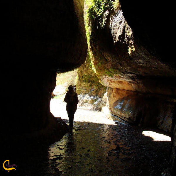 عکس پیاده‌روی غار زینگان مهران