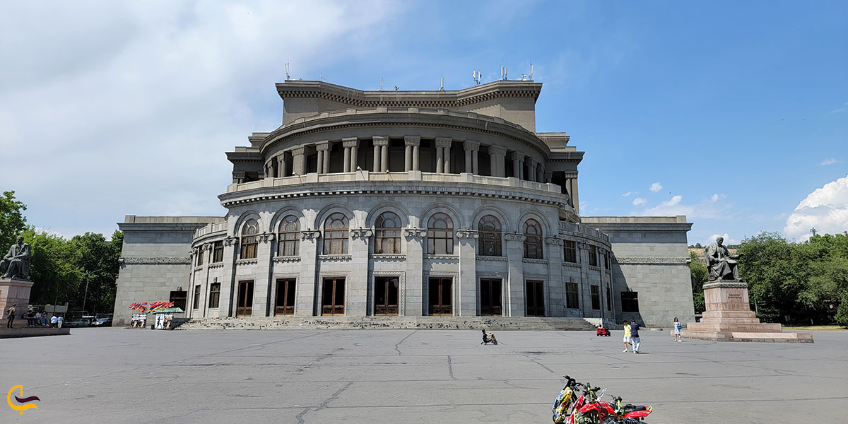 عکس میدان اپرا و تئاتر ایروان