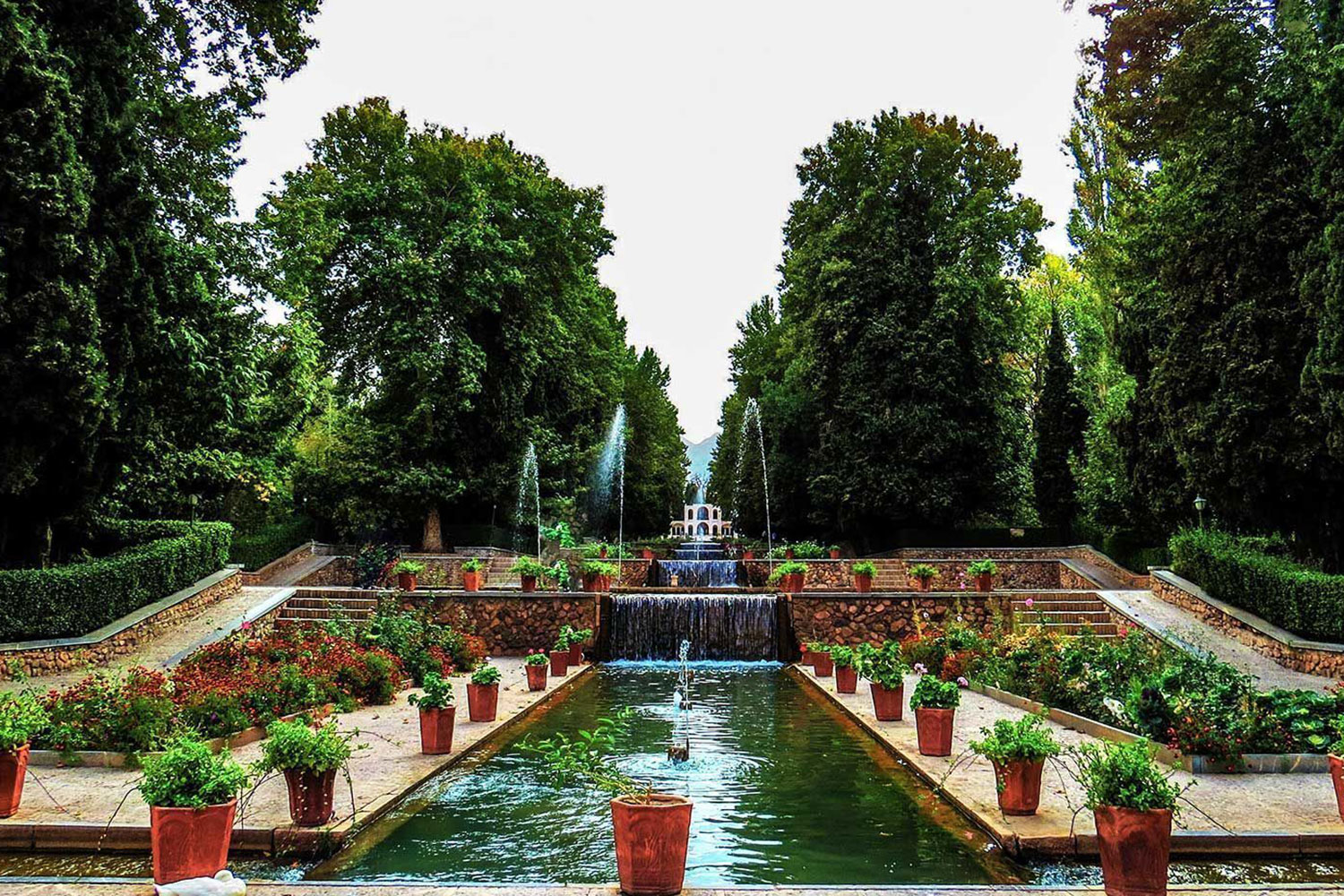 تصویری از باغ های ایرانی