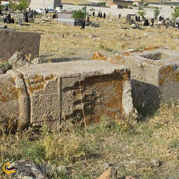 عکس مشاهیر دفن‌شده در قبرستان پینه شلوار