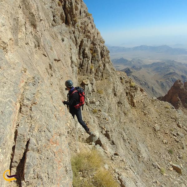 تصویری از صخره‌نوردی و کوه‌نوردی در دره و کوه های آدرشک