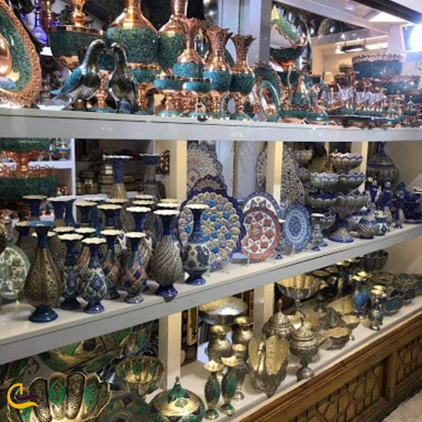 عکس مغازه صنایع دستی بازار سنتی صفویه در تهران