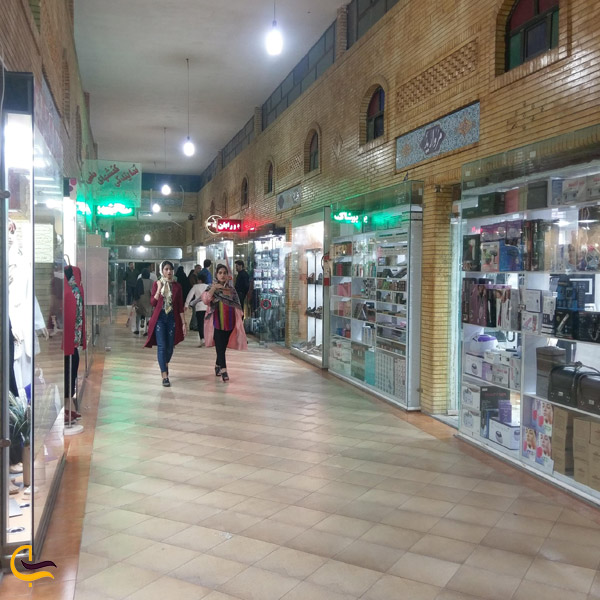 تصویری از مجتمع تجاری آزادگان بوشهر