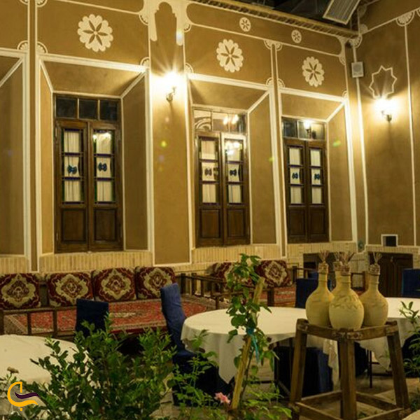 تصویری از رستوران سنتی فیروزه یزد