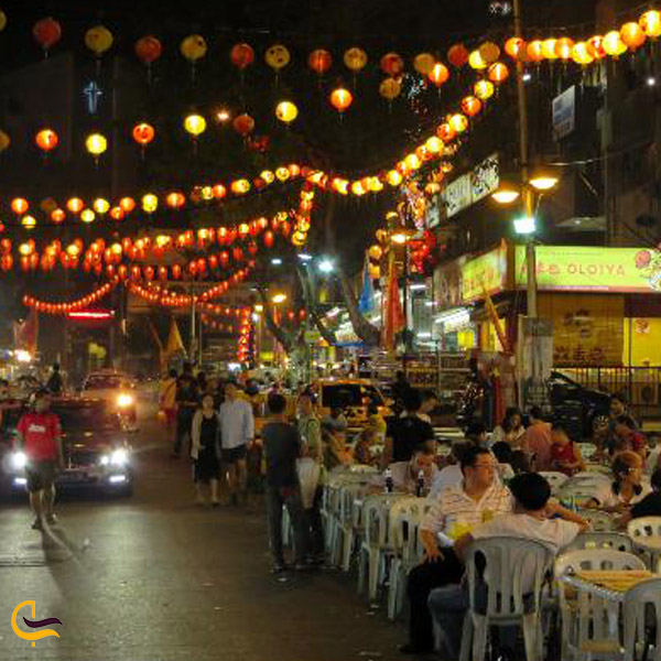 تصویری از بازار شبانه غذای خیابان الور