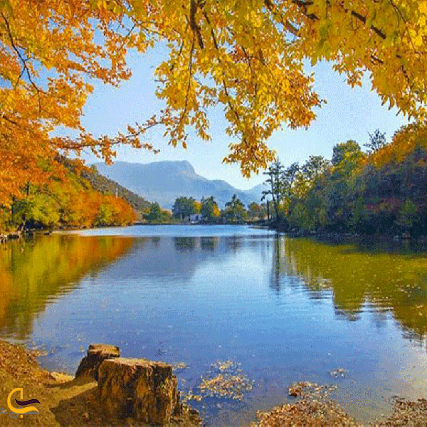 عکس عکس دریاچه شورمست در فصل پاییز