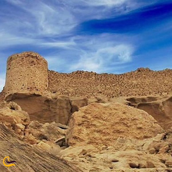 تصویری از قلعه لشتان