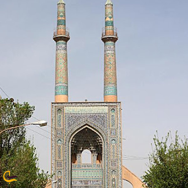تصویری از مناره های مسجد جامع یزد