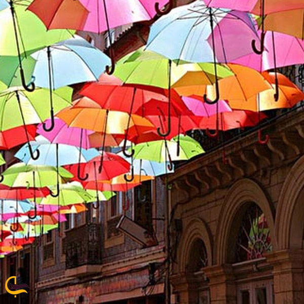 حضور زیر چترهای رنگی خیابان کاراکوی