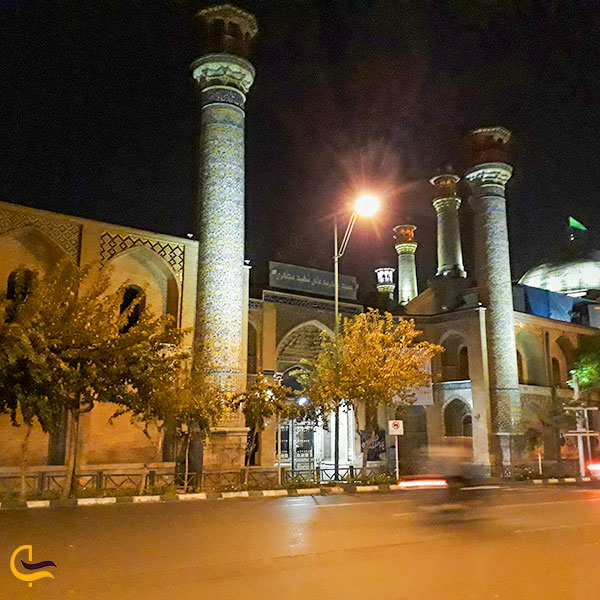 عکس مسجد و مدرسه سپهسالار تهران در فصل پاییز