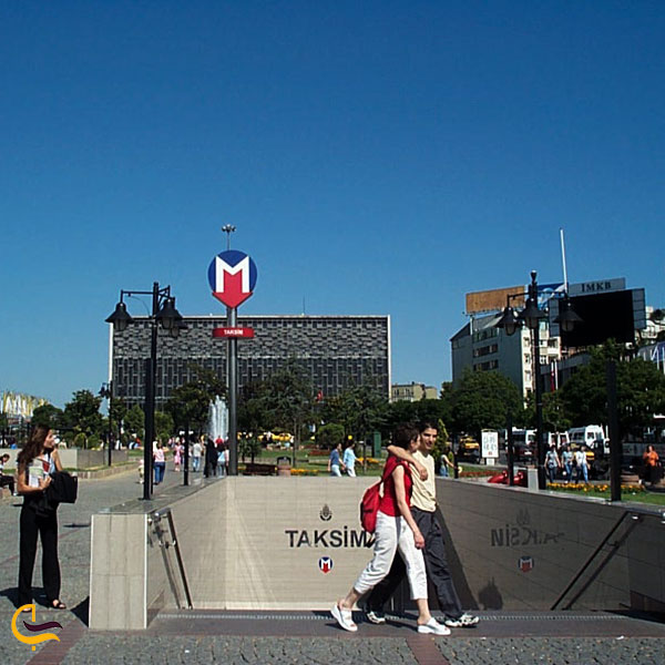 عکس ایستگاه مترو میدان تکسیم