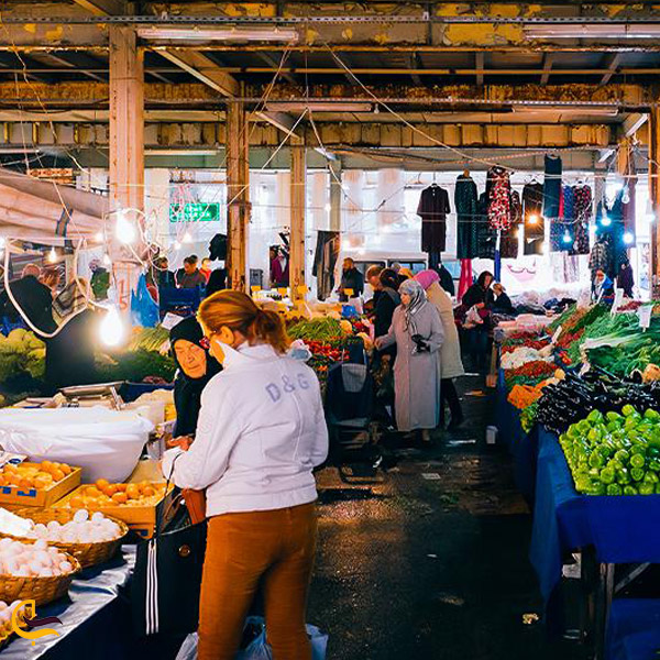 تماشای بازار محلی بومونتی