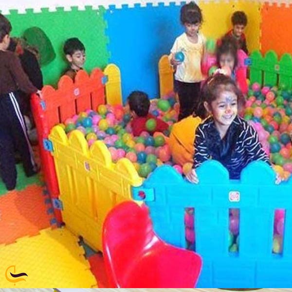 تصویری از پارک کودک در مراکز تجاری از مهیج‌ترین تفریحات کودکانه کیش