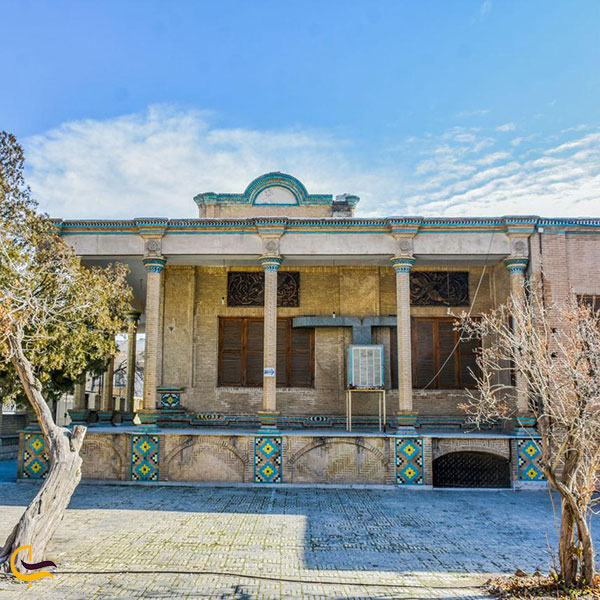 عکس قلعه حاج وکیل یا عمارت کلاه فرنگی در اراک