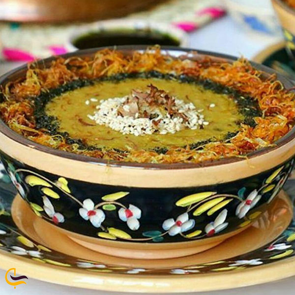 عکس غذای سنتی آش شله قلمکار در اصفهان