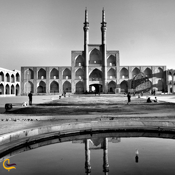 عکس قدمت میدان امیر چخماق در یزد