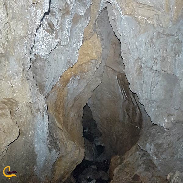 تصویری از غار آویشو شاندرمن گیلان