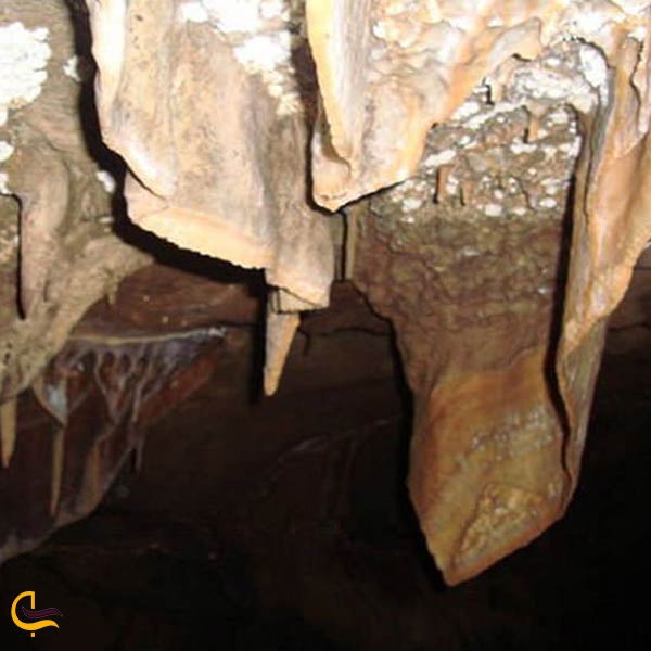 تصویری از غار دنگزلو اصفهان