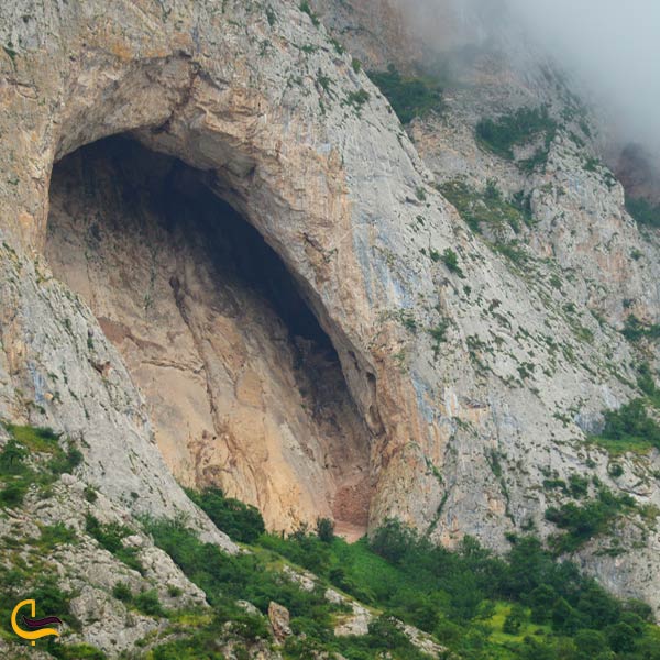 تصویری از غار اسپهبد خورشید مازندران