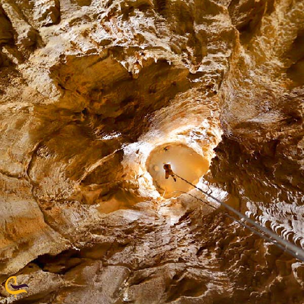 تصویری از غار پراو کرمانشاه