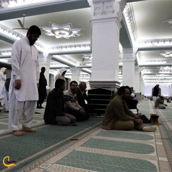 عکس نمازگزارها در مسجد مکی زاهدان