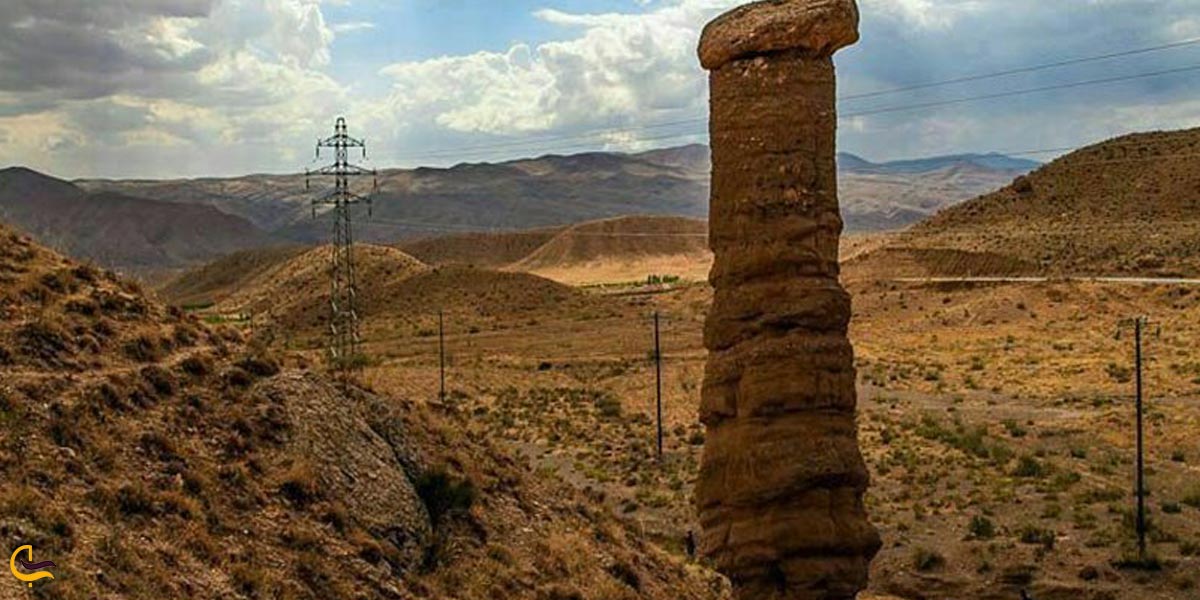 تصویری از دودکش جن یکی از جاهای دیدنی اطراف زنجان
