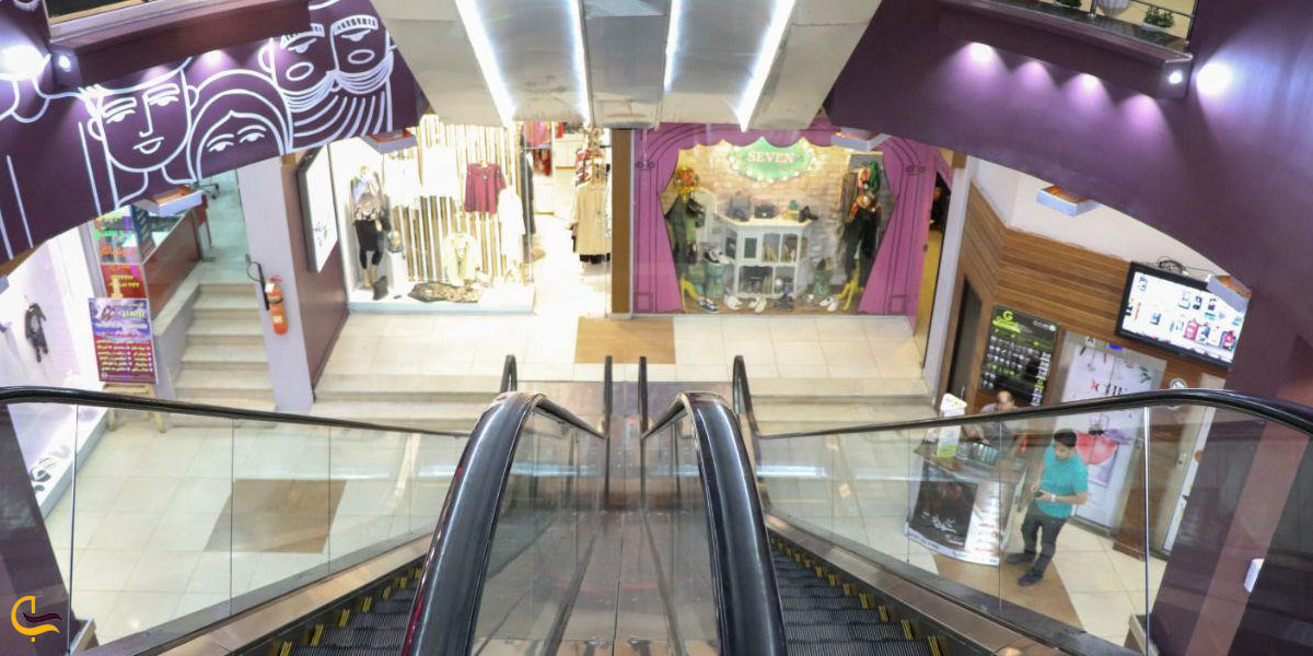 مرکز خرید نارون قزوین | محبوب جوانان میان بازارهای قزوین