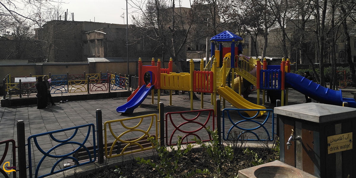 عکس فضای بازی کودکان باغ ایرانی