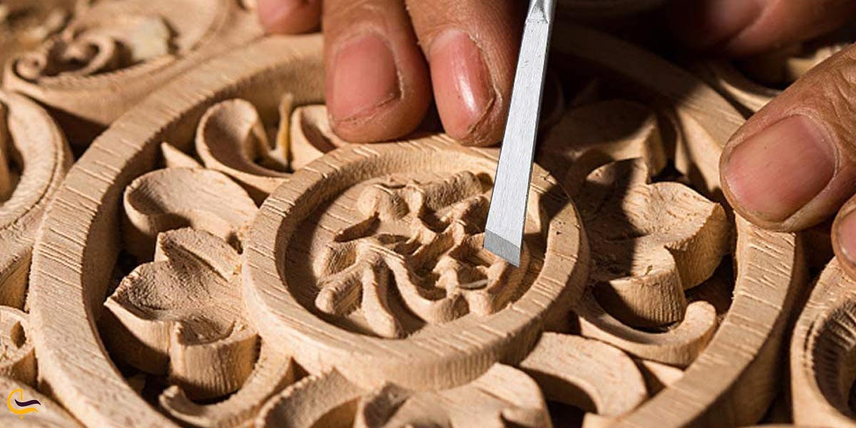 منبت کاری روی چوب از صنایع دستی سمنان