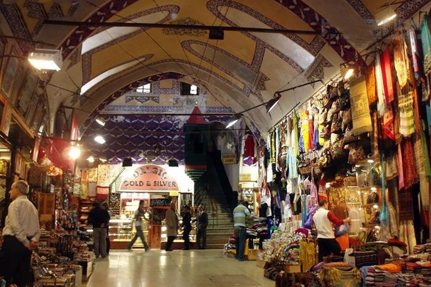 مراکز خرید شهرکرد | از بازارهای سنتی تا مدن‌ترین فروشگاه‌ها