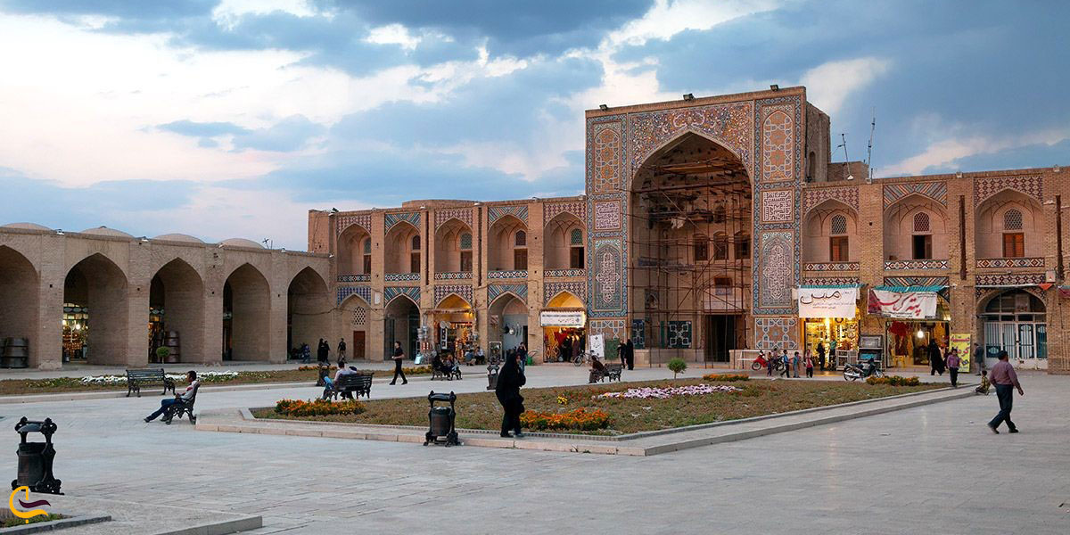 عکس مدرسه کاروانسرا و مسجد گنجعلی  از جاهای دیدنی بازار کرمان