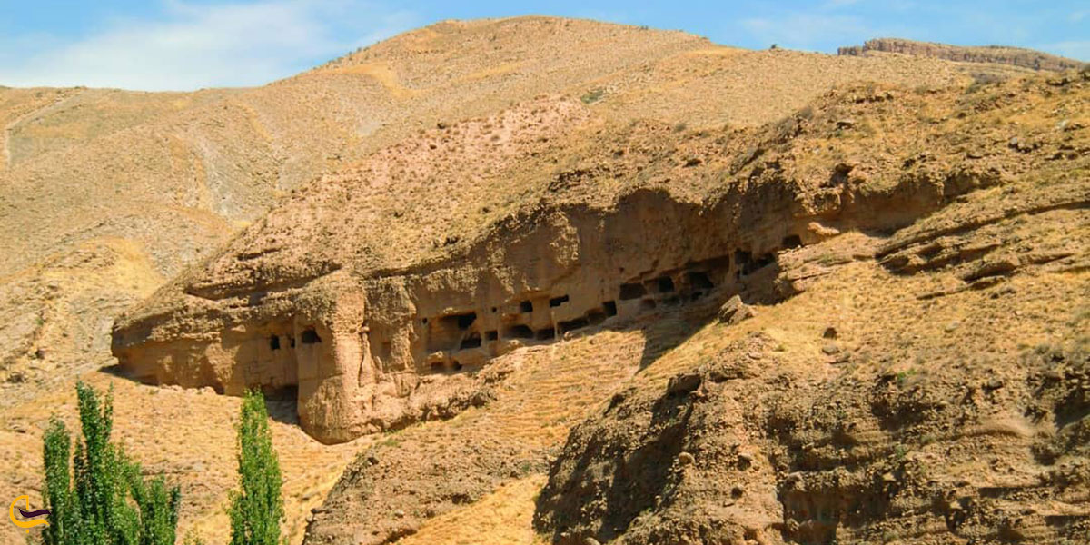 عکس روستای سررود و قلعه گبری‌ها از جاهای دیدنی کلات نادری