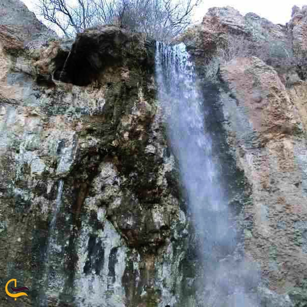 عکس آبشار روستای چرم کهنه (قورکن) از جاهای دیدنی کلات