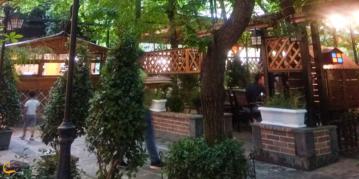 عکس باغ رستوران طومار یکی از باغ رستوران ارومیه
