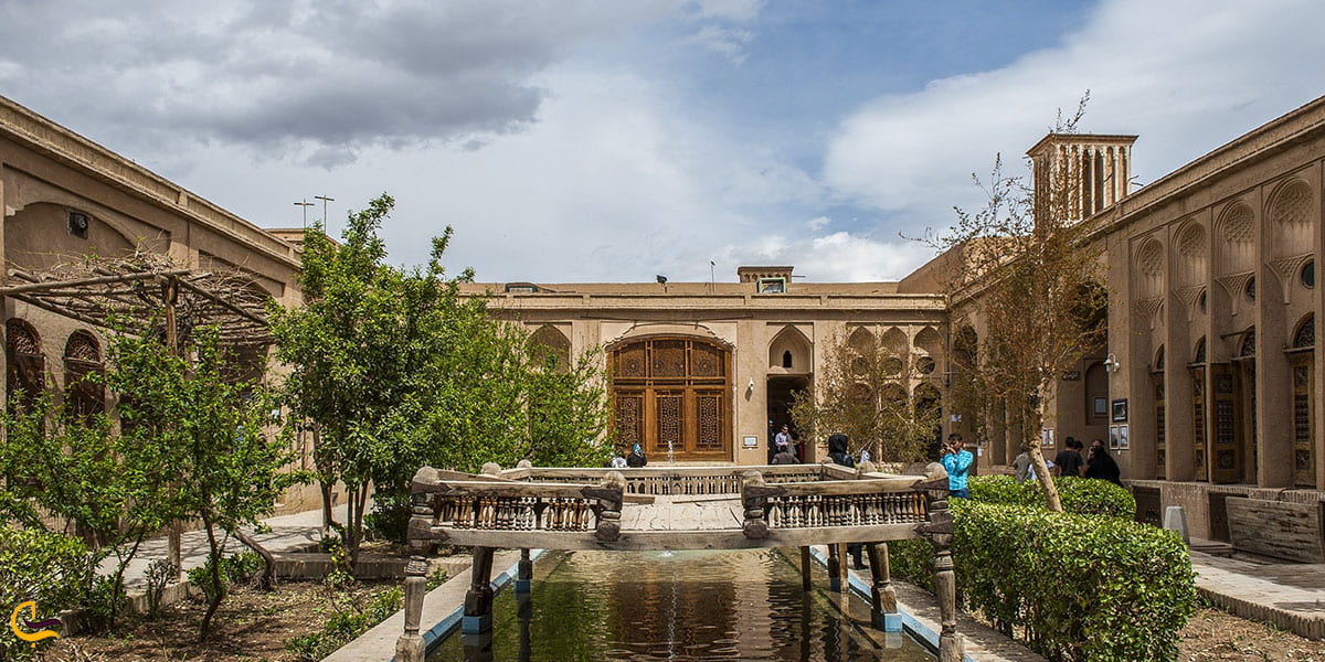 عکس خانه لاری ها ازجاهای دیدنی نزدیک مدرسه ضیائیه یزد