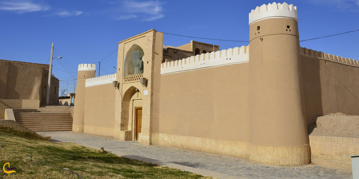 عکس چاپارخانه در میبد