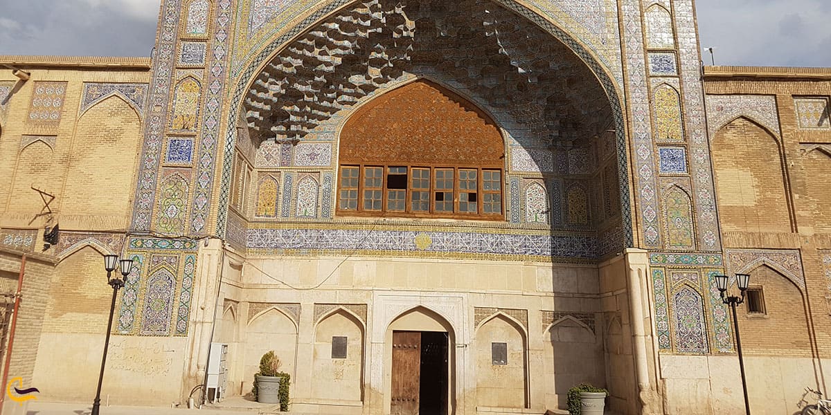 عکس سردر مدرسه خان شیراز