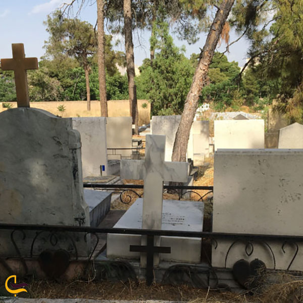 عکس مقبره کارگران ایتالیایی در قبرستان دولاب تهران