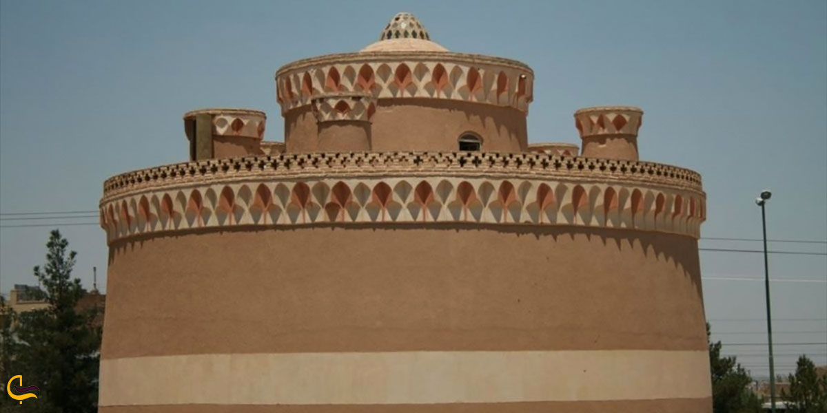 عکس آشنایی با برج کبوترخانه میبد