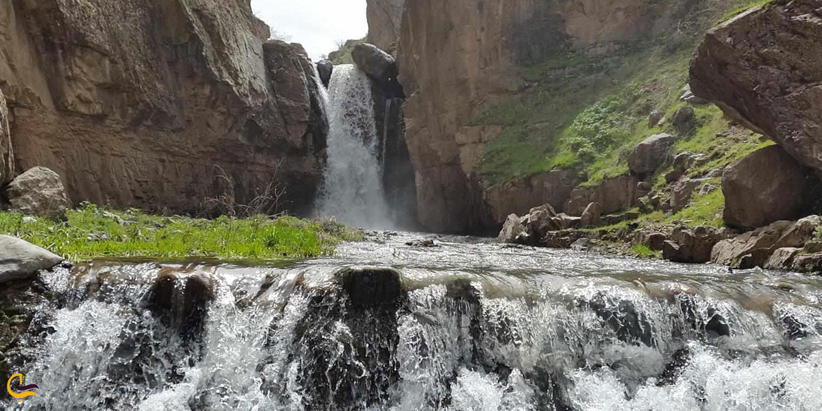 عکس آبشار هشترخان (آبشار بزرگ) از مکان های دیدنی نزدیک به زنجان